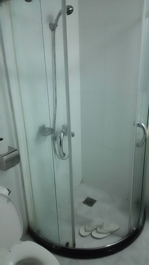 ホーチミン ホテル シャワー